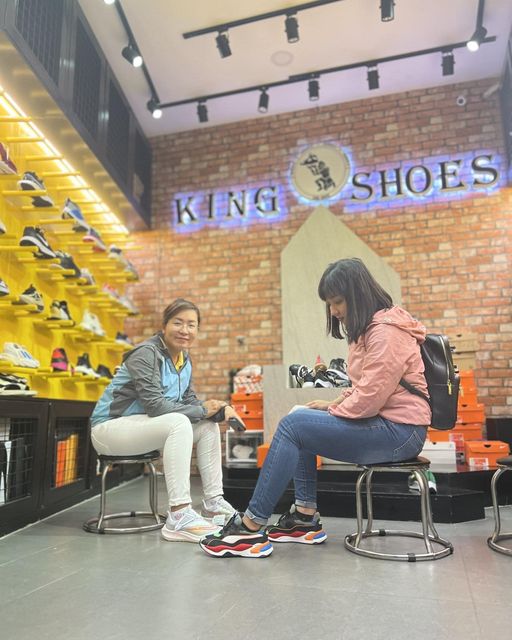Giày chạy bộ nam sneaker chính hãng nike gần đây đến King Shoes