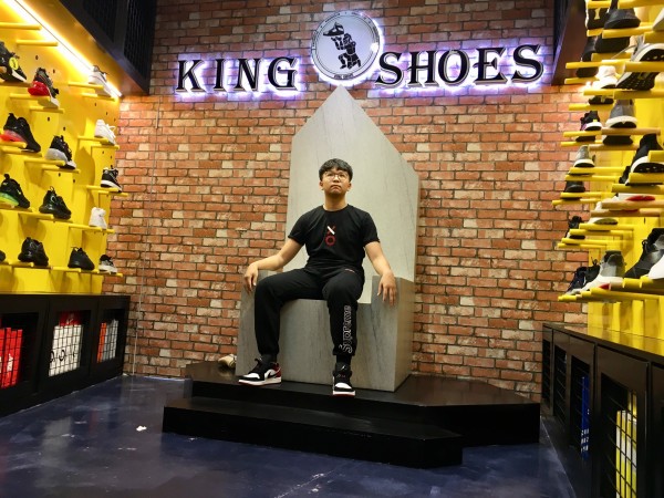 Top 10 shop giày thể thao sneaker nam uy tín nhất gần Đồng Nai