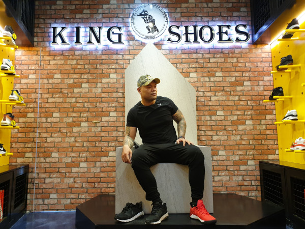 Cửa hàng bán giày Sneaker chính hãng uy tín số 1 Bình Dương đến King Shoes