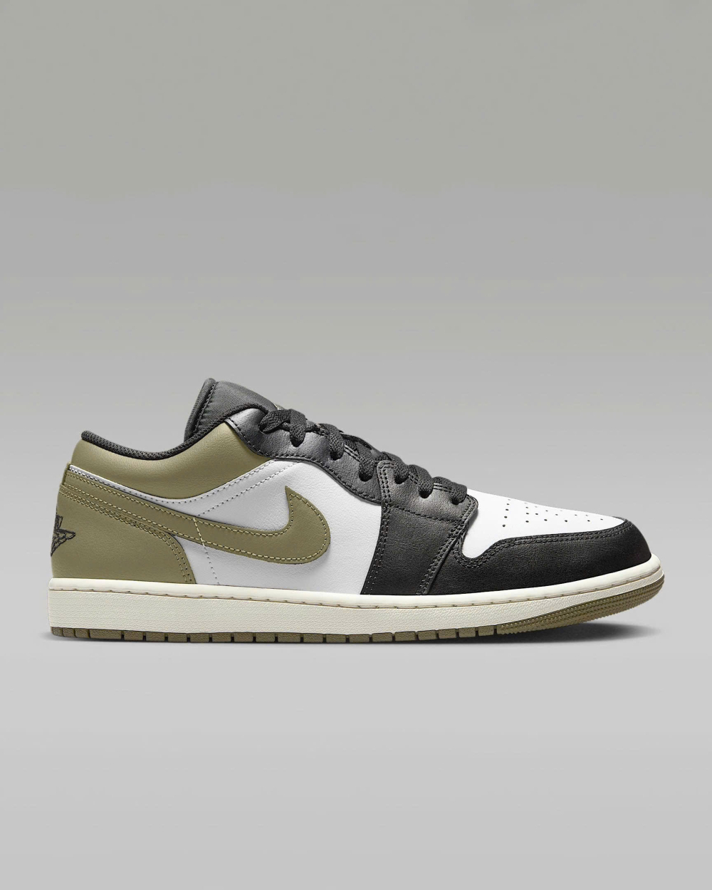 NIKE AIR JORDAN 1 LOW