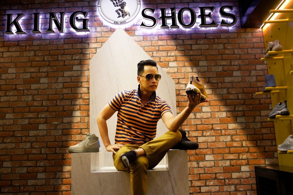 cua-hang-giay-sneaker-chinh-hang-tai-hcm-king-shoes-khach-hang-check-in-192-nguyen-thai-binh-p12-tan-binh-32