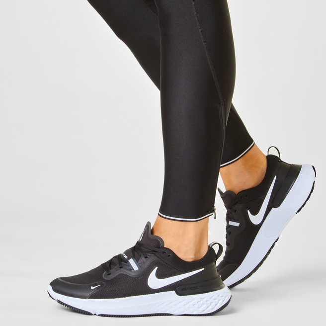 nike miler react black