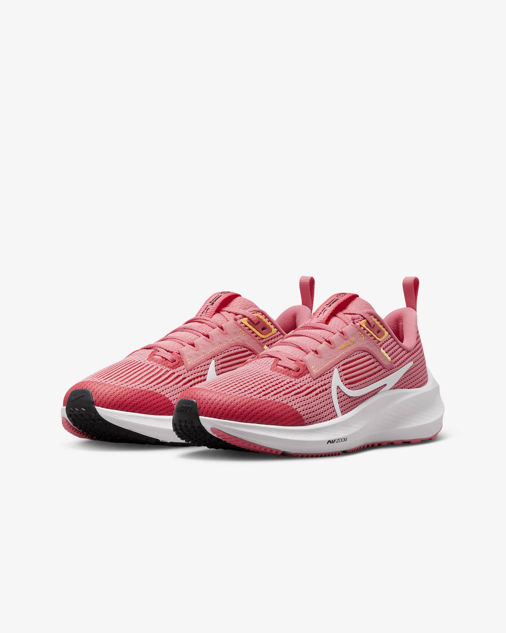 Dĩ An mua giày chạy bộ nike Pegasus 40 mới về hàng 2023 ưu đãi 30% đến King Shoes