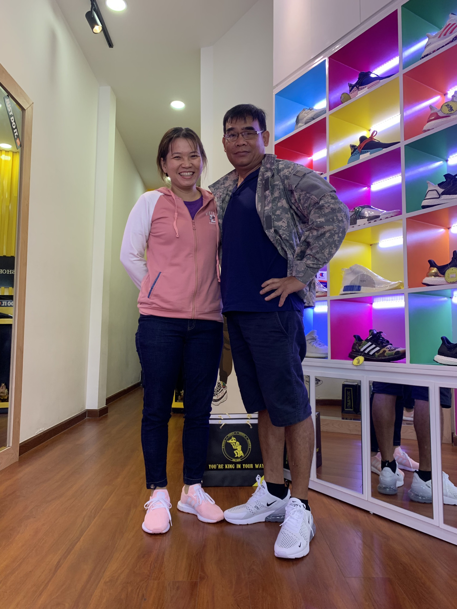 quan-12-1-giay-sneaker-chinh-hang-uy-tin-2025