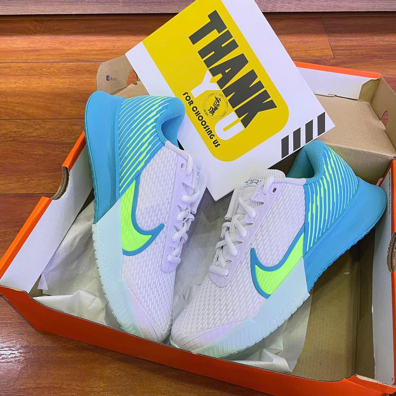 cua-hang-giay-sneaker-binh-duong-sneaker-authentic-shoes-store