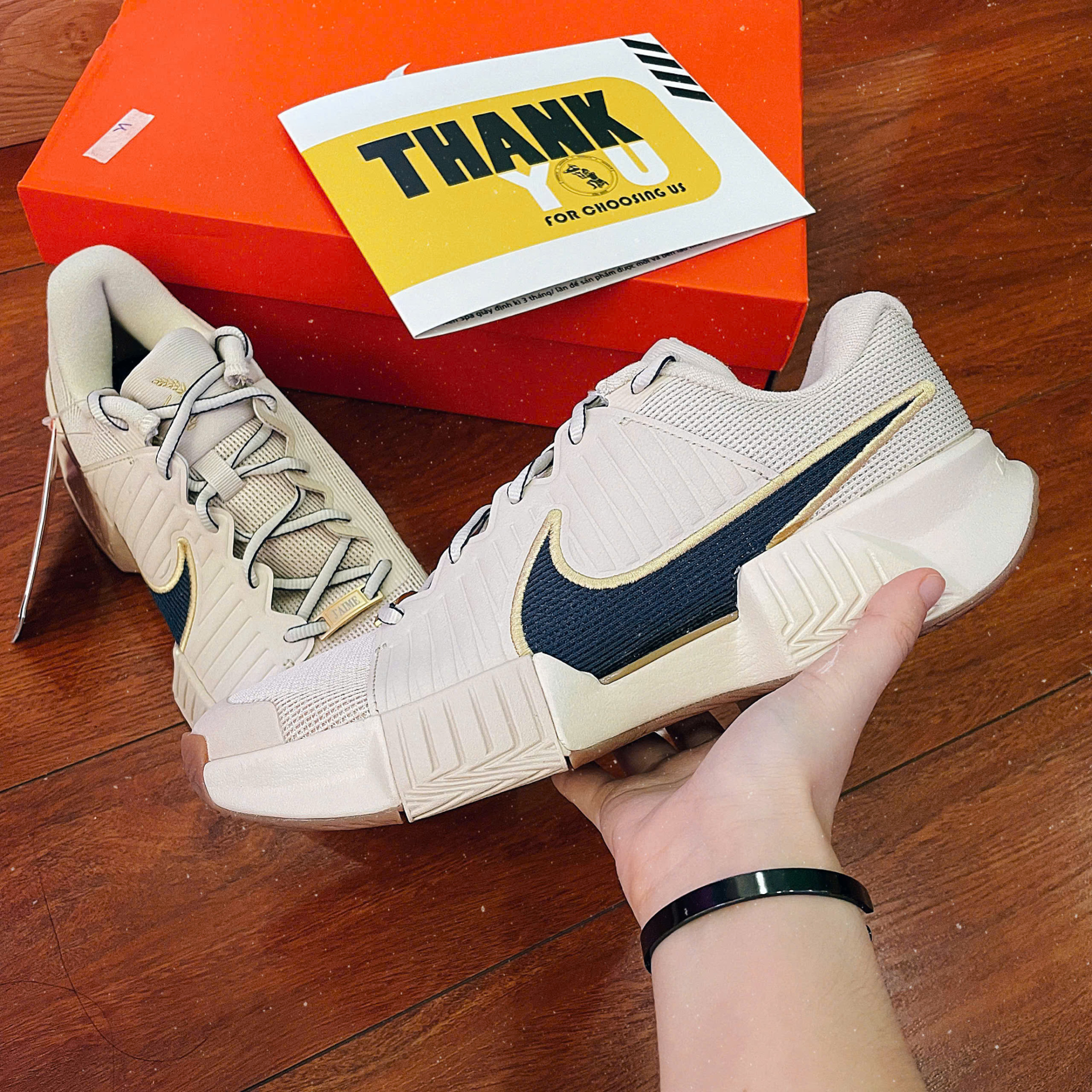 long-an-mua-giay-choi-tennis-chinh-hang-gia-tot-o-dau-den-king-shoes