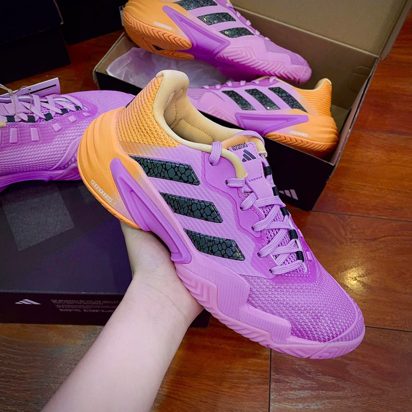 quan-10-mua-giay-choi-pickleball-tennis-chinh-hang-gia-tot-o-dau