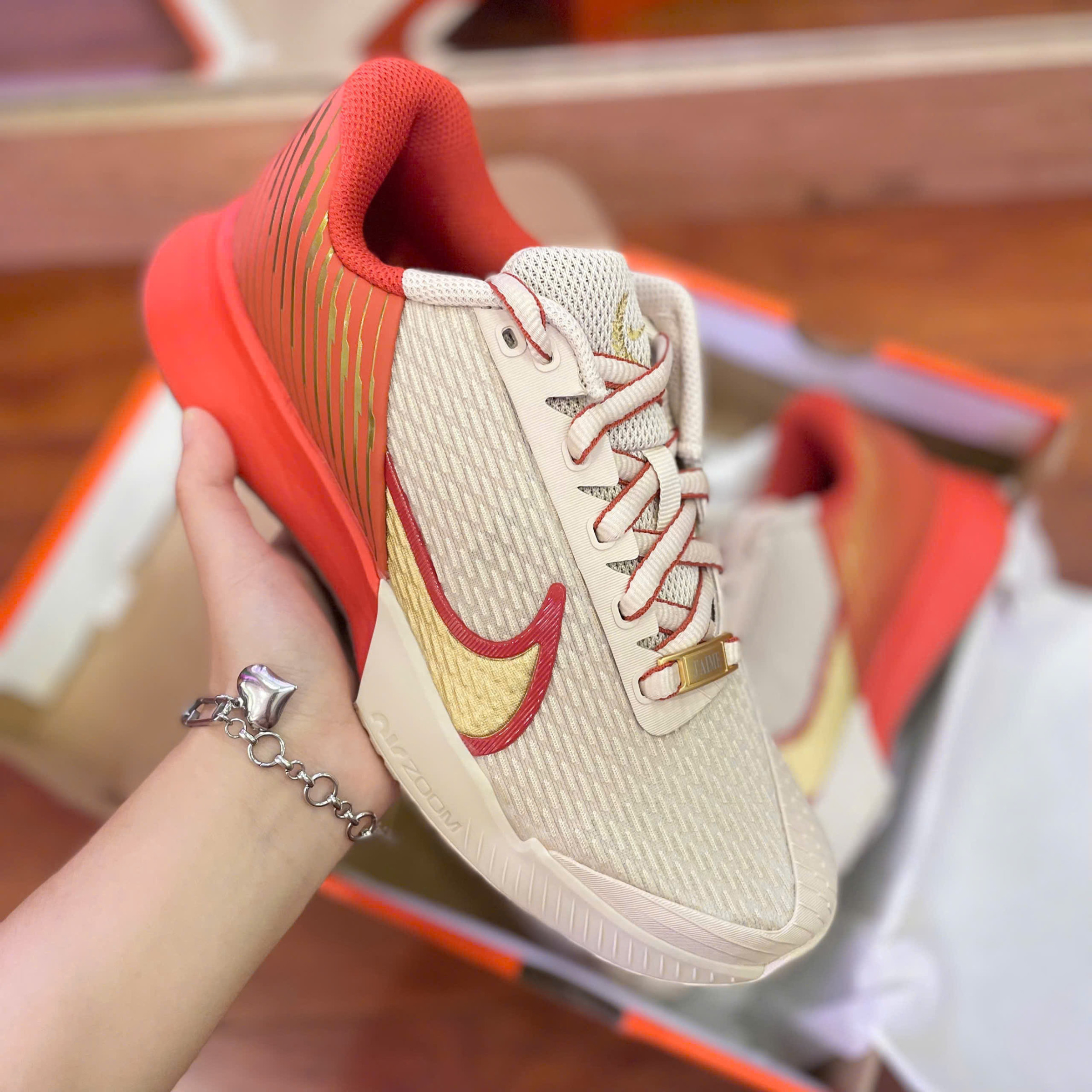 quan-6-mua-giay-choi-tennis-chinh-hang-gia-tot-o-dau-den-king-shoes