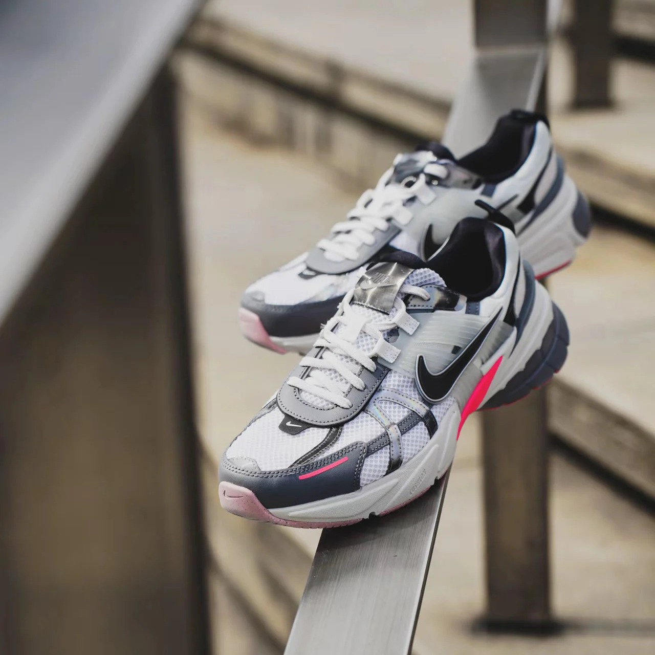 huyen-binh-chanh-mua-giay-sneaker-hang-hieu-chinh-hang-uy-tin-o-dau