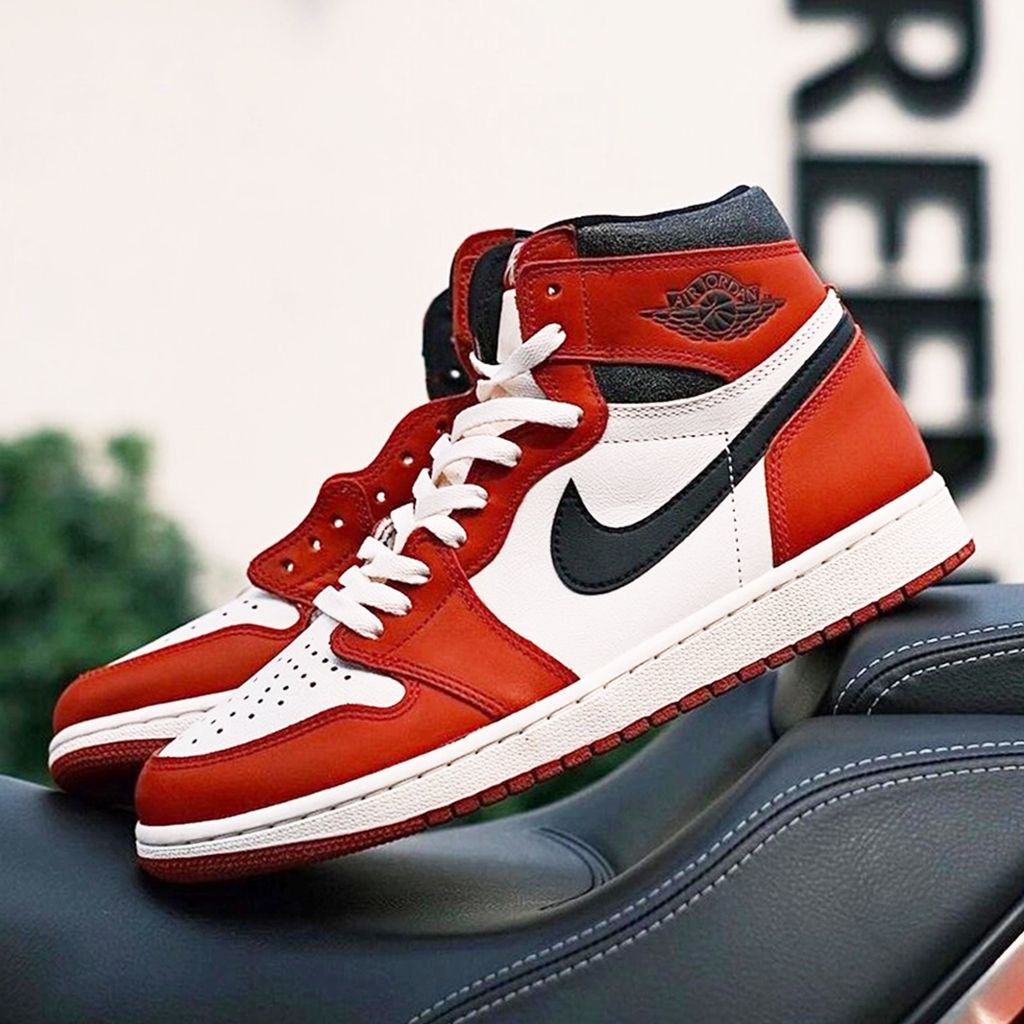 huyen-hoc-mon-cua-hang-giay-sneaker-chinh-hang-uy-tin-tai-hcm