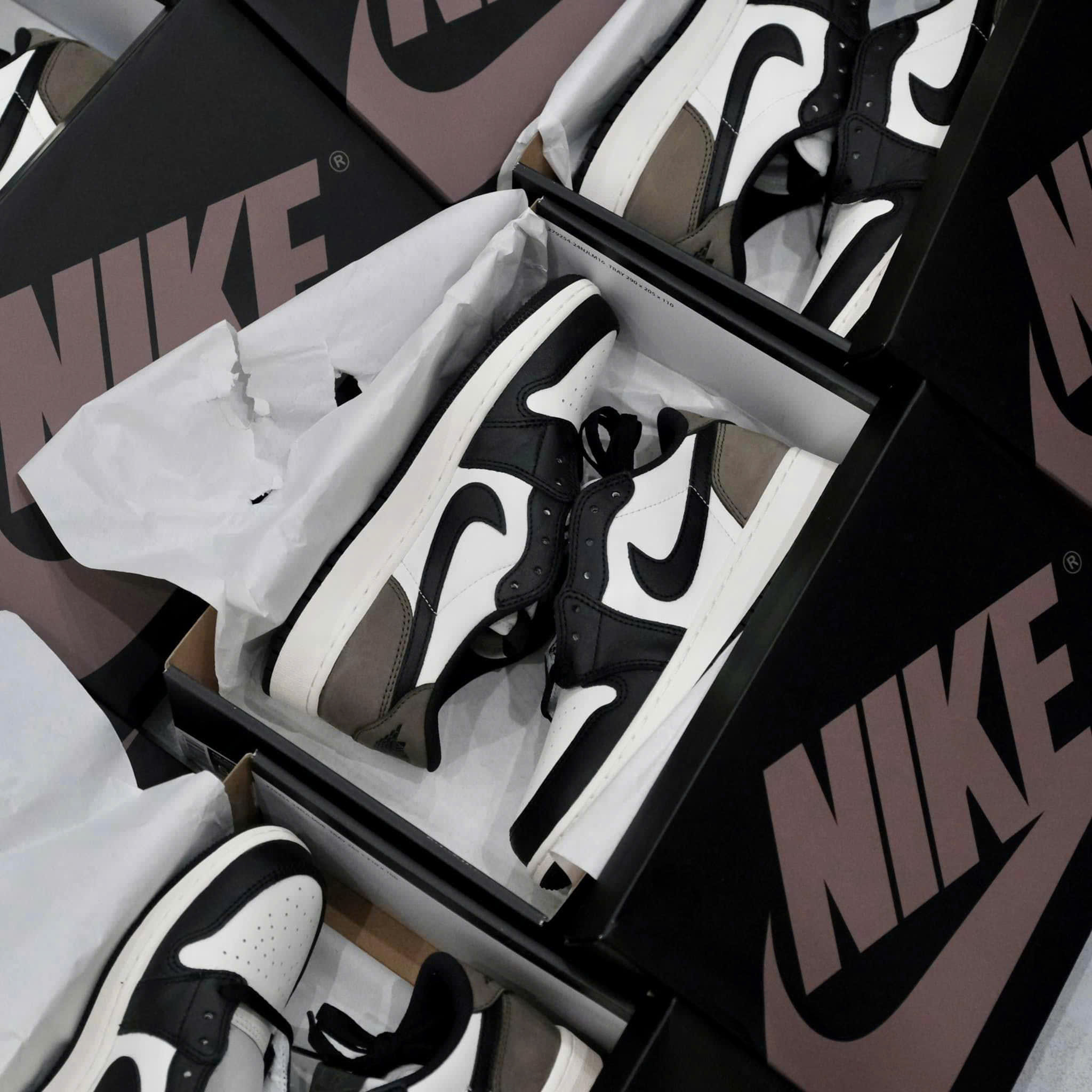 quan-8-mua-giay-sneaker-hang-hieu-chinh-hang-uy-tin-o-dau