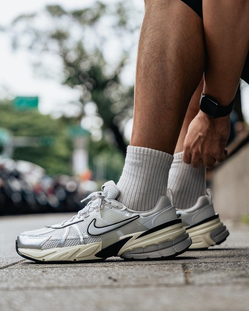 quan-go-vap-mua-giay-sneaker-hang-hieu-chinh-hang-uy-tin-o-dau