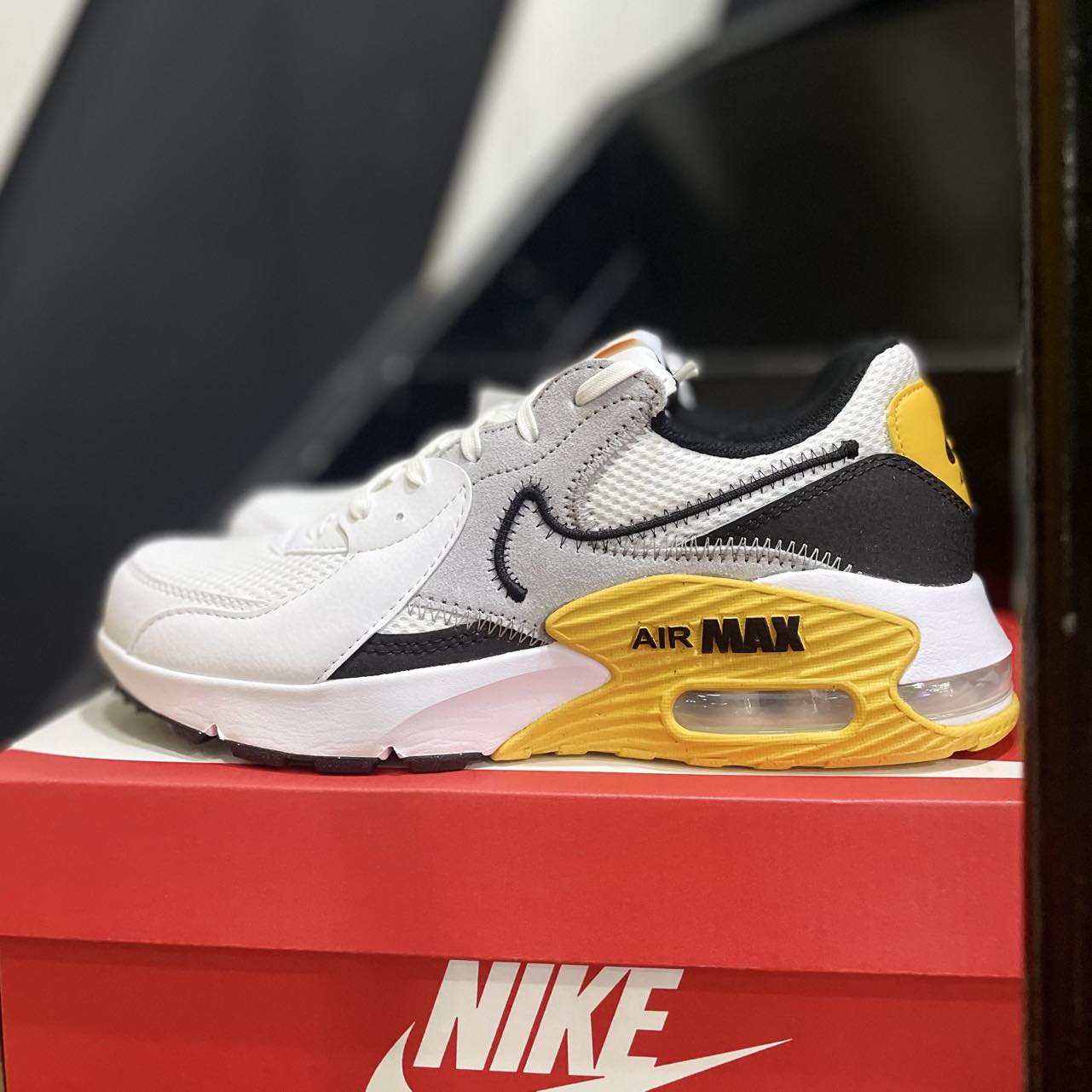 quang-ninh-mua-giay-sneaker-hang-hieu-chinh-hang-uy-tin-o-dau