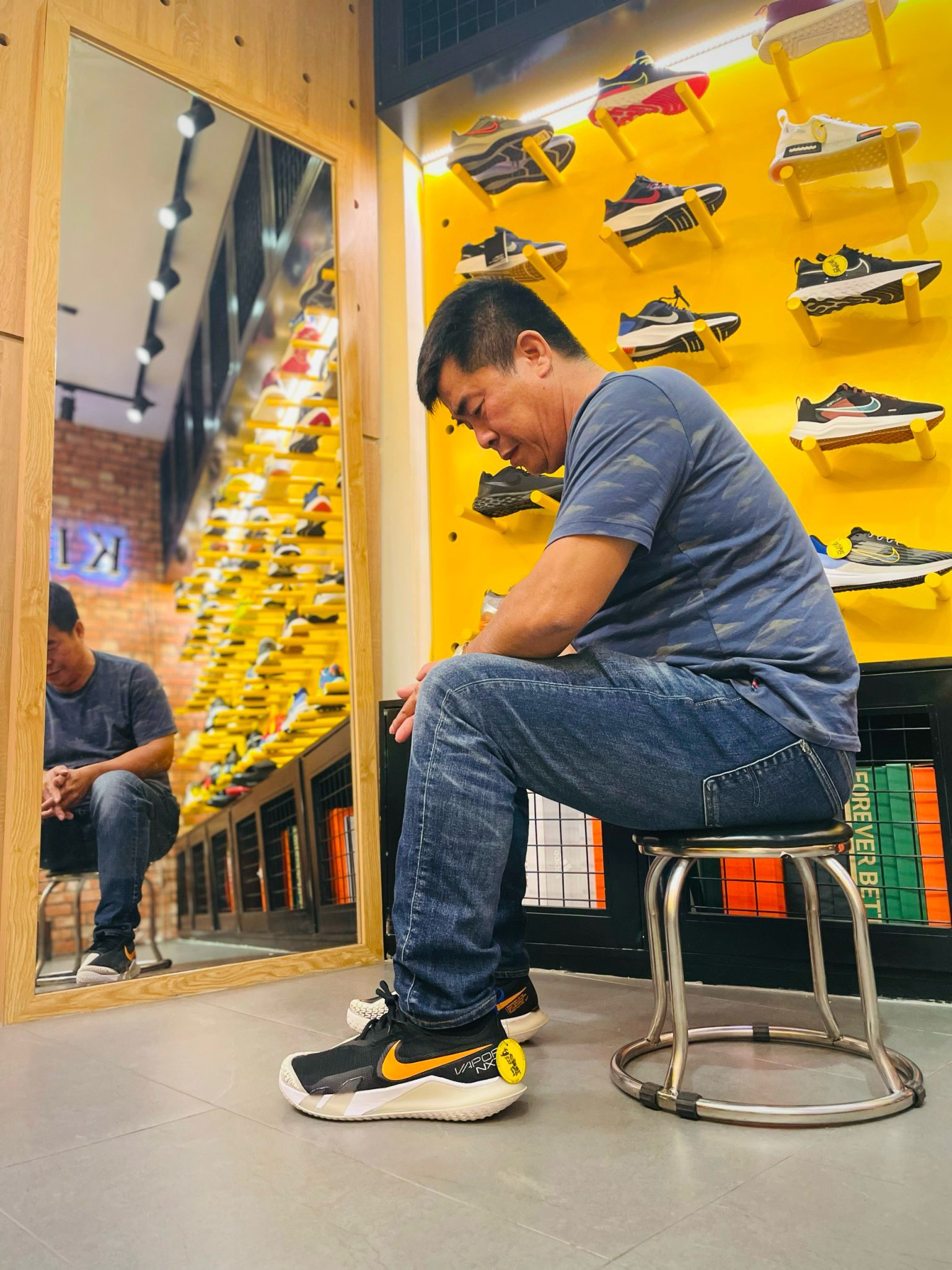 Top 10 địa chỉ mua giày tennis chính hãng uy tín nhất tại Hà Nội